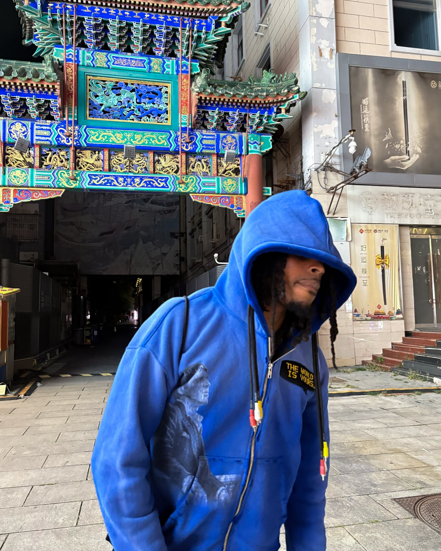 “WORLD IS YOURS” RCA CABLE ZIPUP HOODIE
