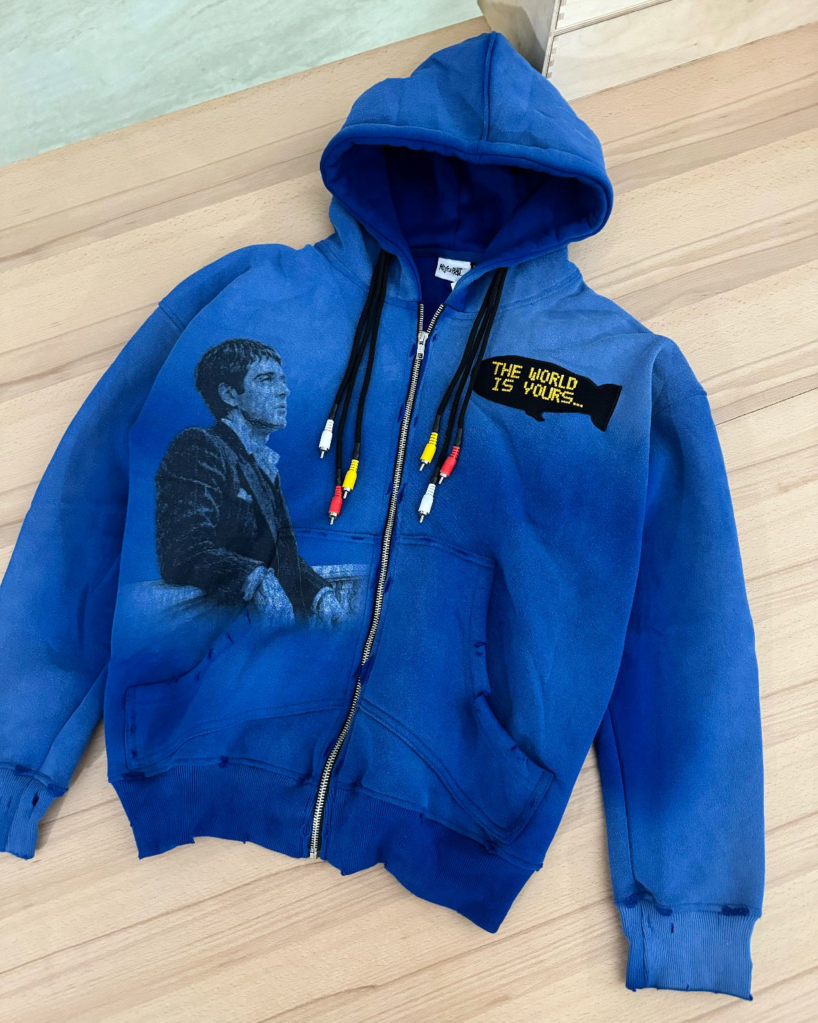 “WORLD IS YOURS” RCA CABLE ZIPUP HOODIE